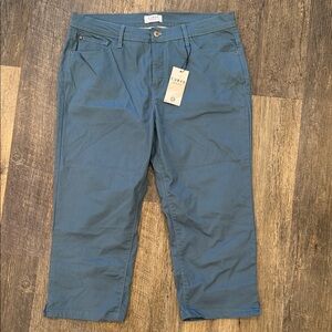 Curve Appeal Women's Capri Length